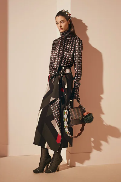 Look 3